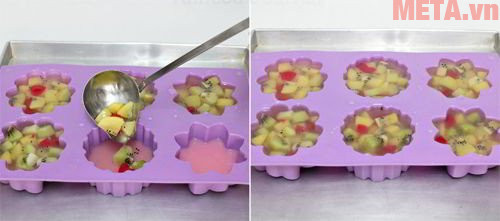Bạn cho phần thạch hoa quả vào phần thạch đã cho vào tủ lạnh, sau đó để vào tủ lạnh 2 giờ nữa